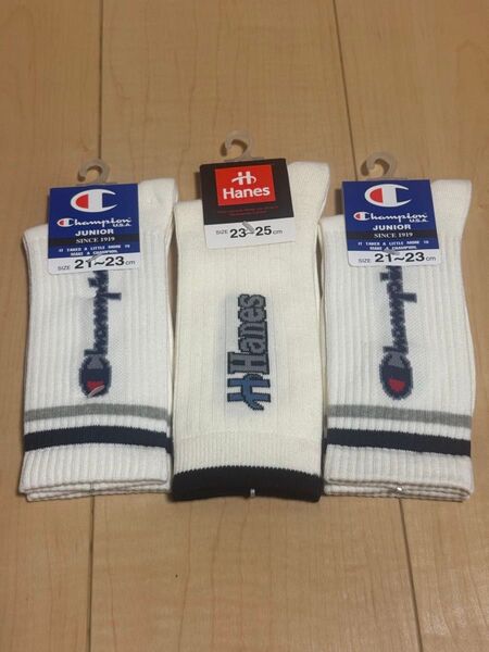 新品ソックス靴下Hanes.23〜25Chanpion21〜23白3足セッ