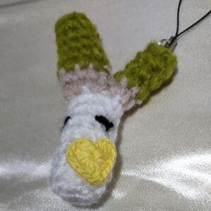 白ねぎストラップ(S)マスコット 編み物 ハンドメイド あみぐるみ ハンドメイド雑貨キーホルダー かぎ針 長ねぎハートモチーフ付き