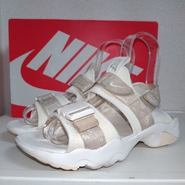 NIKE ナイキ サンダル キャニオン