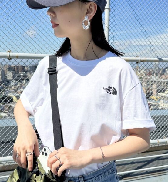 値下げ THE NORTH FACE(ザ・ノースフェイス) 白Tシャツ ロゴTシャツ