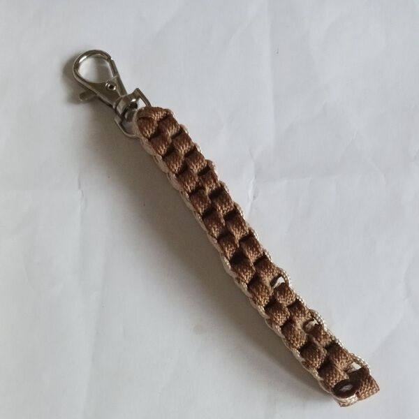 パラコードキーホルダー ハンドメイド ブラウン