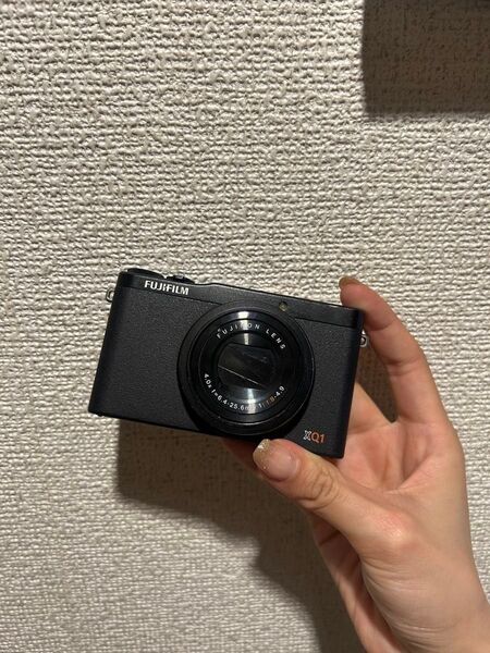 FUJIFILM XQ1 コンパクトデジタルカメラ