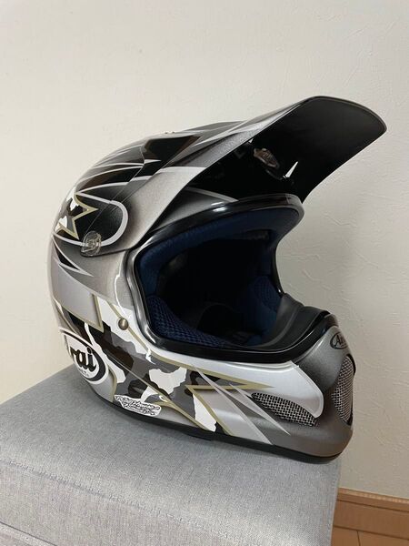 Arai オフロードヘルメット