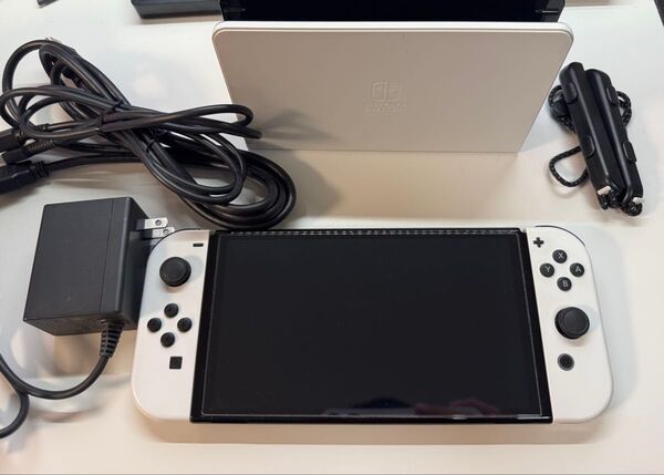 任天堂 Nintendo Switch 有機ELモデル ホワイト 64GB