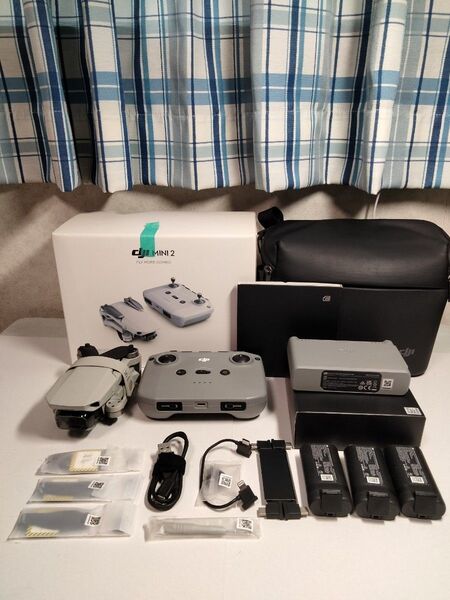 DJI Mini2フライモアコンボ 国内正規品 4K 空撮ドローン 即決購入オマケ有