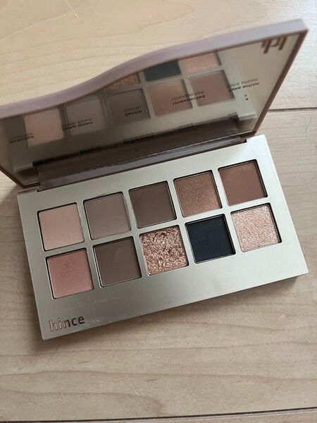 hince ヒンス ニューデプスアイシャドウパレット 04