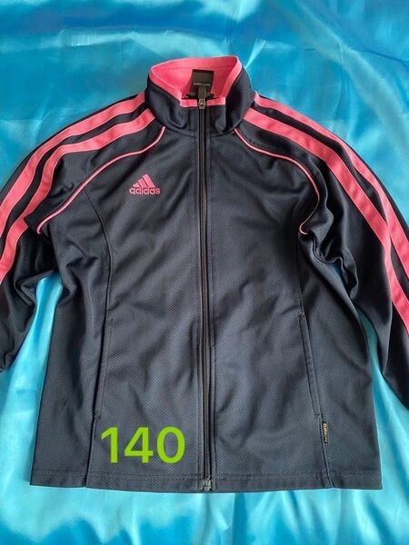 【値下げ中】adidas ジャージ 130 140 ネイビー ピンクライン入り 春夏 上着 アディダス 女の子