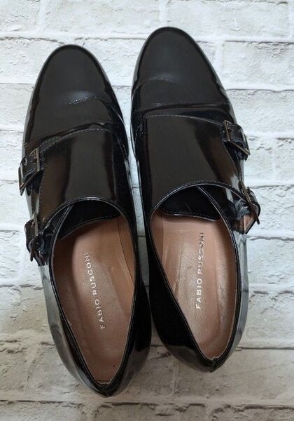 ファビオルスコーニ エナメルシューズ 黒 美品