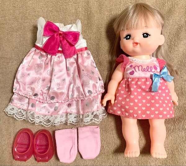 【本日限定価格】美品 メルちゃん ロングヘア 人形 服 靴下 靴 着せ替え ピンク リボン ドレス ワンピース セット