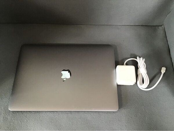 MacBook Pro 13インチ M2 2022年 512GB 16GBスペースグレイ色