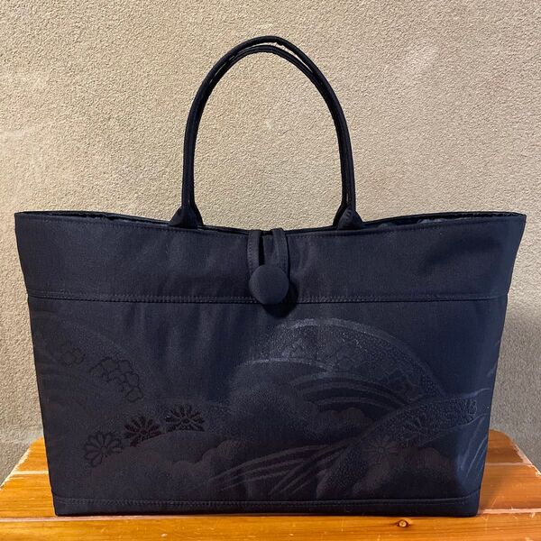 帯リメイクバッグ(大)黒バッグ ハンドメイド ハンドメイドトートバッグ 帯リメイクバッグ