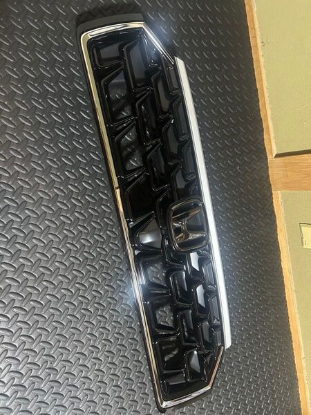 ヴェゼル RV3 RV5 後期 純正 オプション グリル 08F21-3M0-0M0 カメラ穴あり