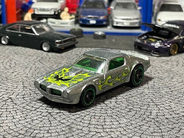 Hot Wheels ポンティアック ファイヤーバード トランザム ミニカー V5304