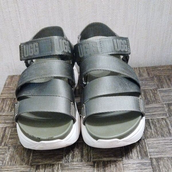 UGG OH YEAH サンダル カーキ 24cm