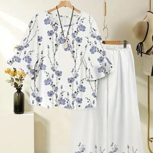お袖のフリルが可愛い花柄のセットアップLサイズ<新品未使用>