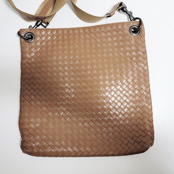 BOTTEGA VENETAボッテガヴェネタ イントレチャート ショルダーバッグ レザー ブラウン