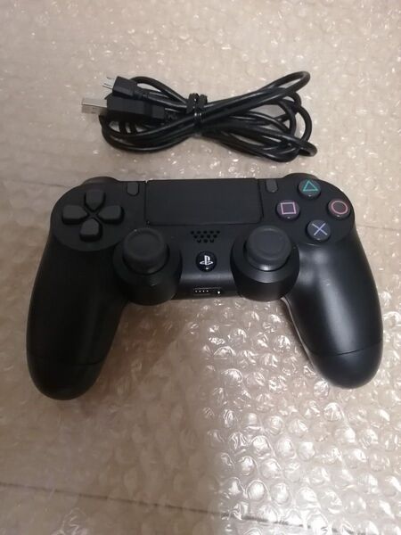 美品 PS4 ワイヤレスコントローラー(DUALSHOCK4) ジェット・ブラック CUH-ZCT2J USB ケーブル付き