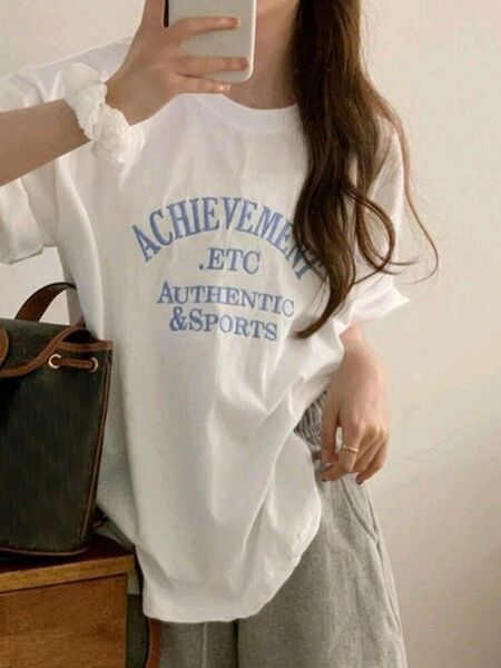 ロゴ刺繍Tシャツ サイドスリット シンプル オーバーサイズ ホワイト 水色 M 半袖