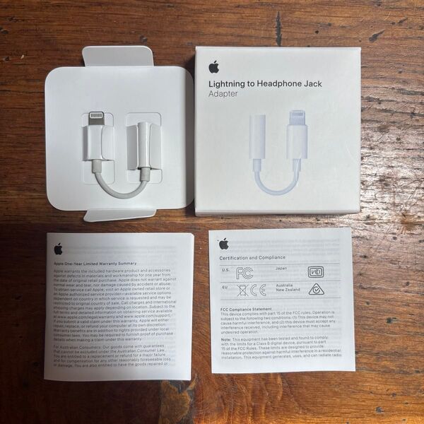 Apple純正 Lightning to Headphone Jack Adapter ライトニング ヘッドホンジャックアダプタ