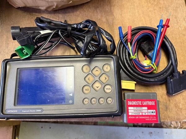 日立 HITACHI Diagnostic Monitor 2000 スズキ用カートリッジ付属 故障診断機 スキャンツール