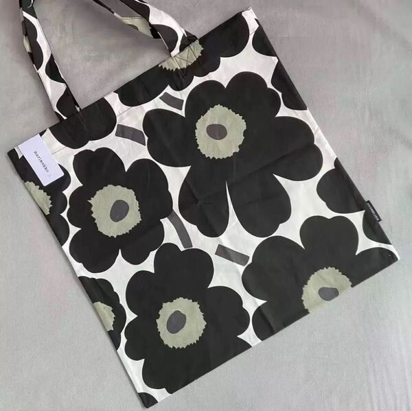 【新品】marimekko マリメッコ トートバッグ ショルダーバッグ【大花柄|Size:43x43cm】black 1点