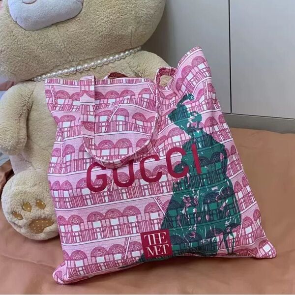 【新品】GUCCI 2025年博物館展覧会限定 トートバッグ【 A柄|Size:41x41cm】pink 1点