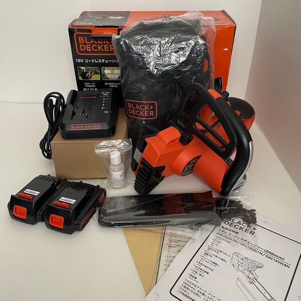 ブラックアンドデッカー コードレス チェーンソー 20cm 枝切り 18V 2.0Ah バッテリー 2個付き GKC1820L2N