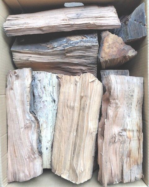 リンゴの薪 17kg 乾燥済み りんご アウトドア キャンプ 焚き火 薪ストーブ