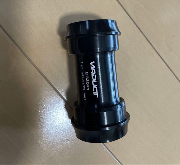 VADUCI BB30sh ボトムブラケット 68/73mm