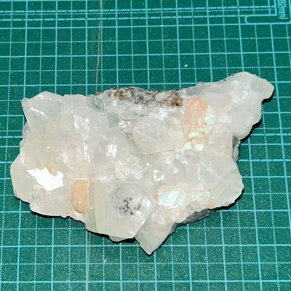 アポフィライト!原石 かわいい 約7cm クリスタル 水晶 クオーツ 鉱物 標本 天然石 パワーストーン 鉱石 自然石 アメジス