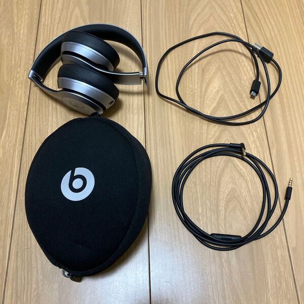 Beats ワイヤレスヘッドホン ヘッドフォン solo シルバー wireless