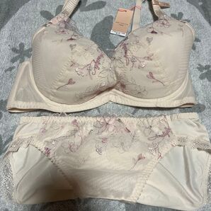 AMO'STYLE BY Triumph ブラ&ショーツセット E75&L