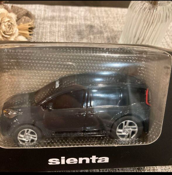 トヨタ シエンタ ミニカー 黒