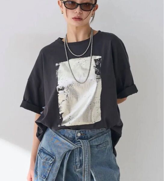 新品 チャコール 箔プリントビックTシャツ エシカ esica 同型