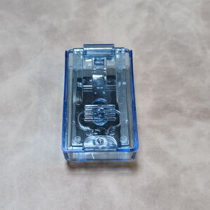 お薬取出器 おくすりパッチン 錠剤取り出し器 おくすりパンチ 薬入れ