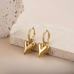 【新品】ハート ピアス(ゴールド)