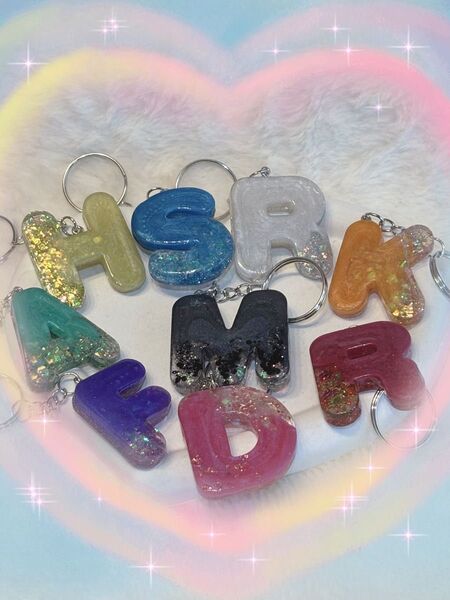 ハンドメイド キーホルダー レジン SnowMan 向井康二 こーじ 推し活 メンバーカラー オレンジ イニシャル K