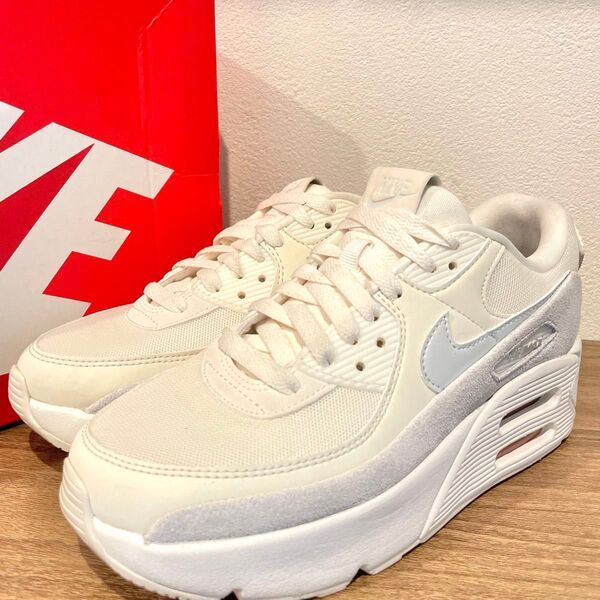 NIKE WMNS AIR MAX 90 ナイキ エア マックス 90 ホワイトベージュ レディース HQ3494-110