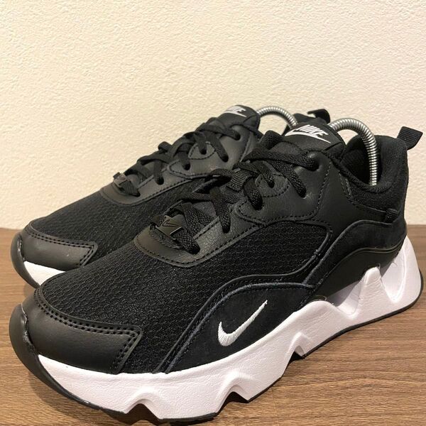 NIKE WMNS RYZ 365 II MONO ナイキ ライズ 365 ブラックホワイト レディース CU4874-001