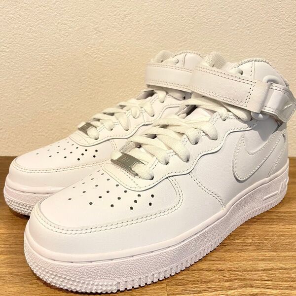 NIKE WMNS AIR FORCE 1 '07 MID WHITE ナイキ エア フォース ワン ミッド ホワイト 23cm