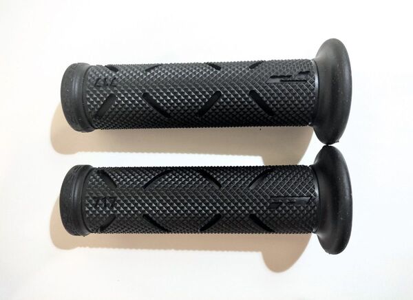 バイク用 プログリップ 黒色 ハンドル径φ22.2用 125mm ブラック PROGRIP デイトナ 耐震ゲル ゲルグリップ