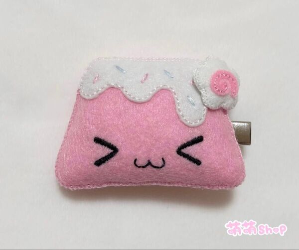 萌いちごミルクプリン ヘアクリップ(右)