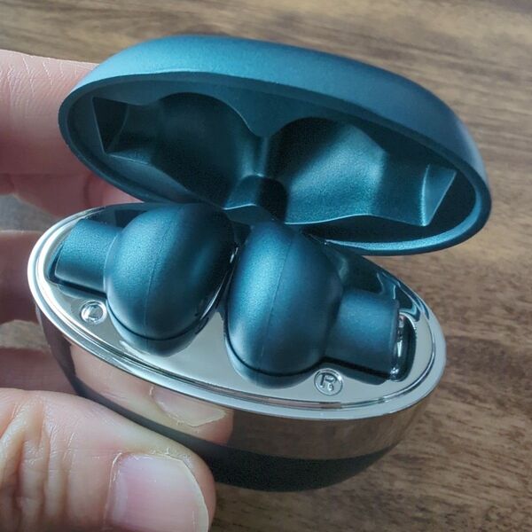 ワイヤレスBluetoothイヤホン TWS Earphones 緑 グリーン