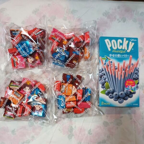 チロルチョコ ポッキー ブルーベリー 青いベリー チョコレート いちごバニラ ピーチ ビス 4袋56個 お菓子詰め合わせセット