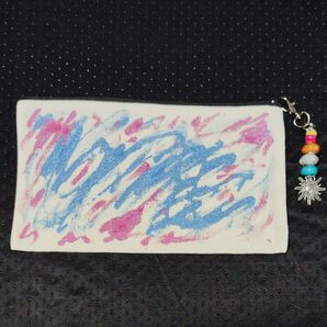 ハンドメイド フラットポーチ ピンク×ブルー ペイント チャーム付き