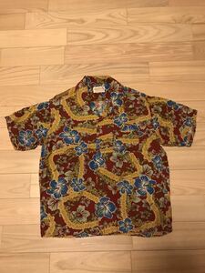 * Hollywood Ranch Market |LA MUCHACHA men's size 2/M corresponding? rare. Hawaiian pattern rayon aloha shirt short sleeves . collar total pattern HRM is lilac n