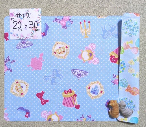 953:プリンセス柄♪リバーシブルランチョンマット(小サイズ)☆ハンドメイド☆ドット☆花模様☆蝶々☆