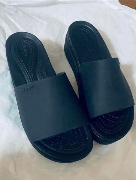 未着用!クロックス crocs 厚底サンダル W6