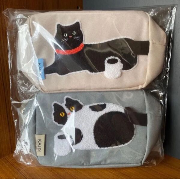KALDI カルディ ニャンコーヒー グレー ベージュ ポーチ くろねこ はちわれ ペンケース もこもこ刺繍ポーチ