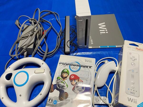 Nintendo Wii 本体 マリカー マリオカート Wiiリモコン(ジャケット付き)ヌンチャク ハンドル センサーバー